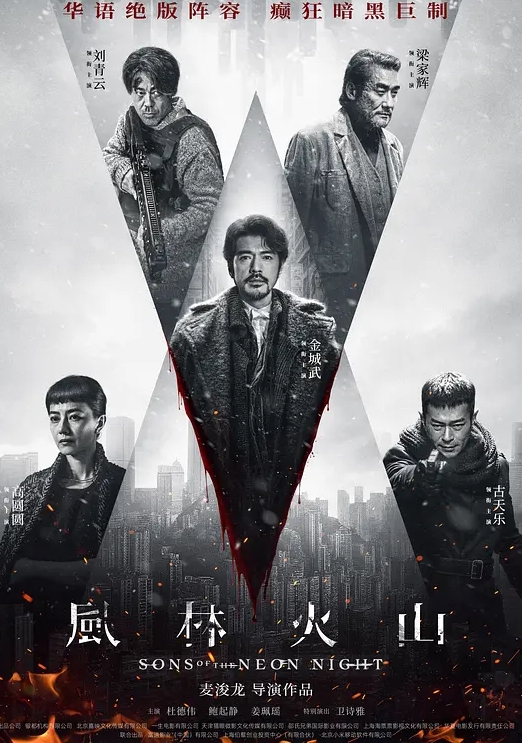 小骚逼在厨房要做饭扒光了干她强势揉奶抠逼草嘴口交大鸡巴弄上床各种体位爆草真骚 - 性爱小电影